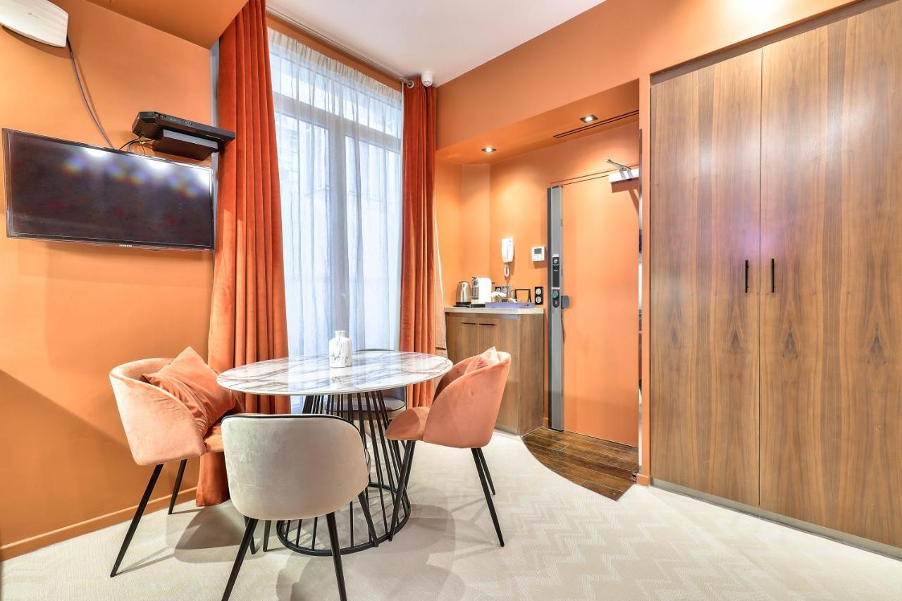 Hotel 33 Marbeuf Parijs Buitenkant foto